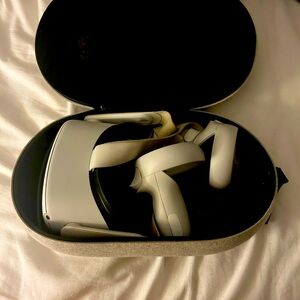 Quest 2 great condition works better than my friends quest 3